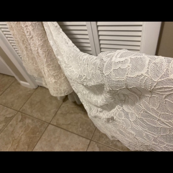 This dress needs a bride - Picture 6 of 7